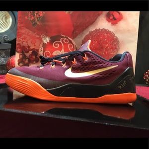 Kobe 9 Deep Garnet Size: 5